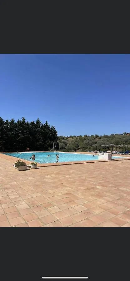 הקונטקטים של Lagos Marina Park